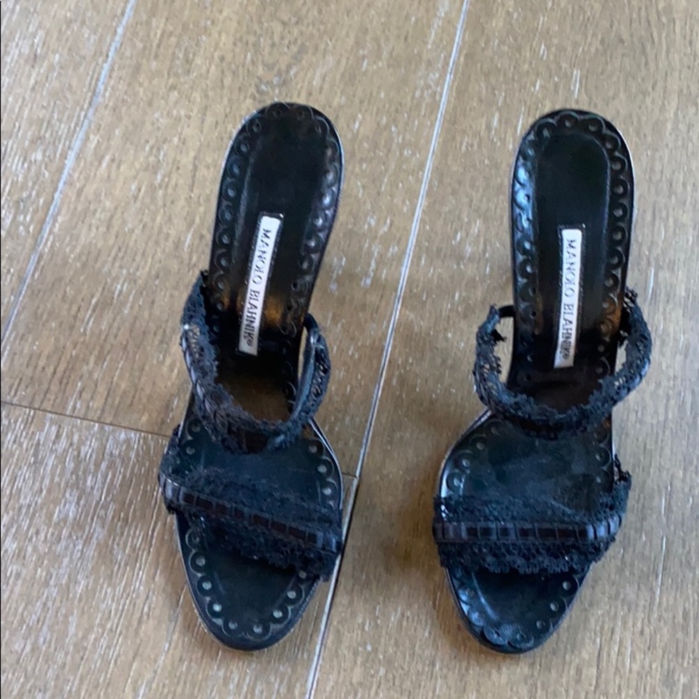 MANOLO BLAHNIK PUMPS !